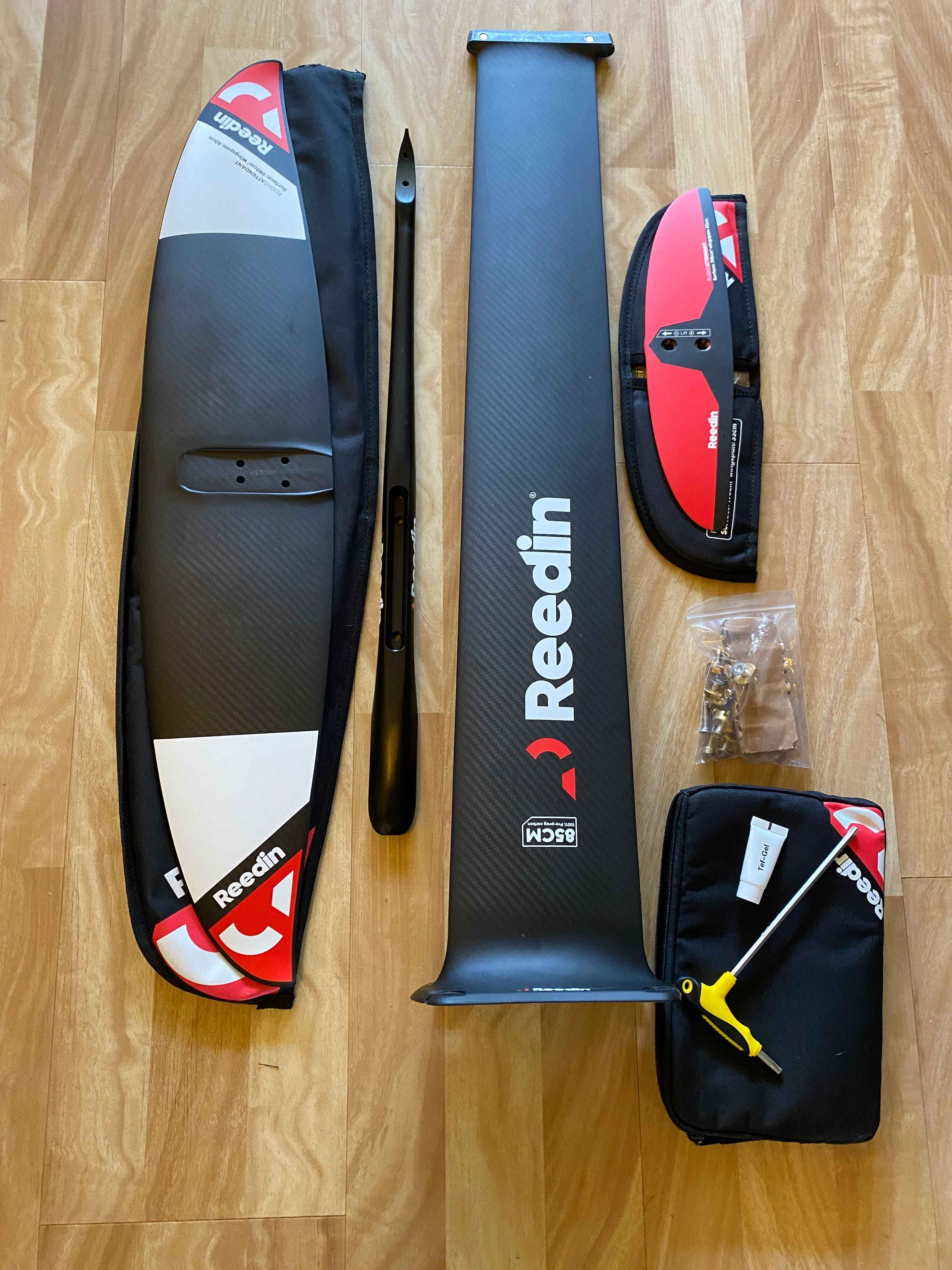 Aile de wing foil Reedin Superwing X 2022 sur Foil Aile de wing foil Reedin Superwing X 2022 sur Foil